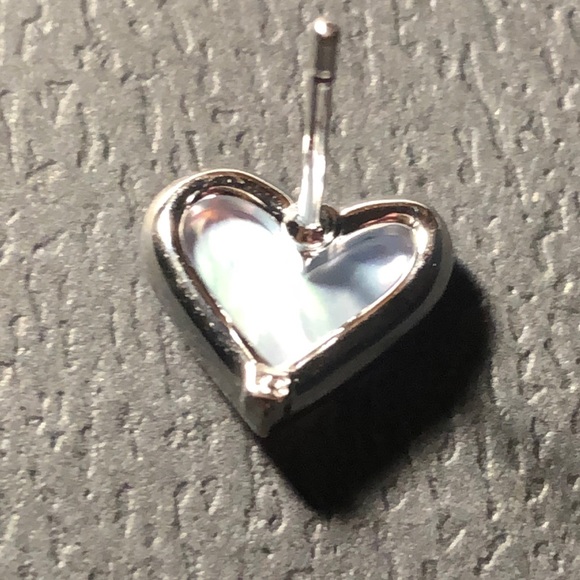 Kendra Scott Ari Rhodium Plated Watercolor Illusion Heart Stud Earrings NWT - Picture 8 of 14